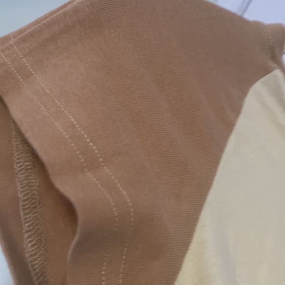 SHEIN cropped tee - Picture 3 of 3